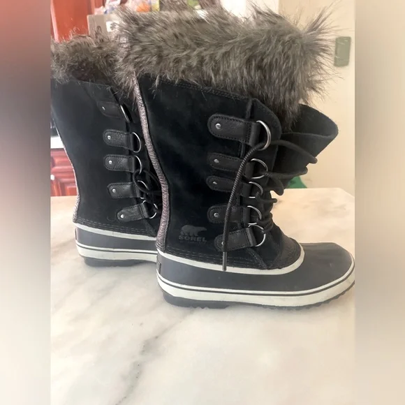 Black & grey Sorel winter boots.. Only worn once in perfect condition! - Picture 1 of 1